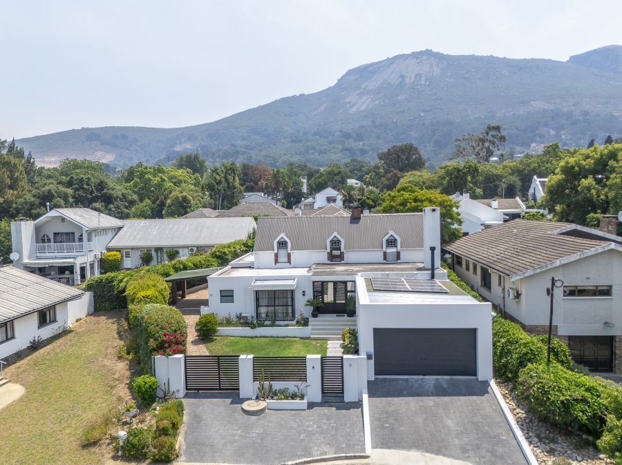 4 Bedroom Property for Sale in Hoog En Droog Western Cape